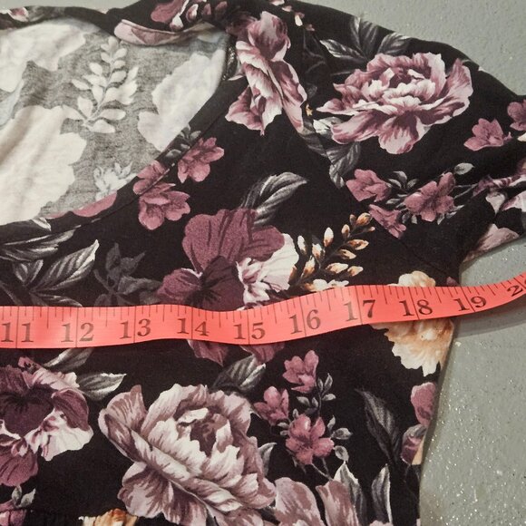 Torrid Super Soft 3/4 Sleeve Top - Picture 6 of 7